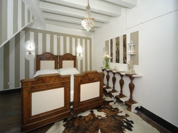 Maria Cristina Suite - BB The Place Cagliari